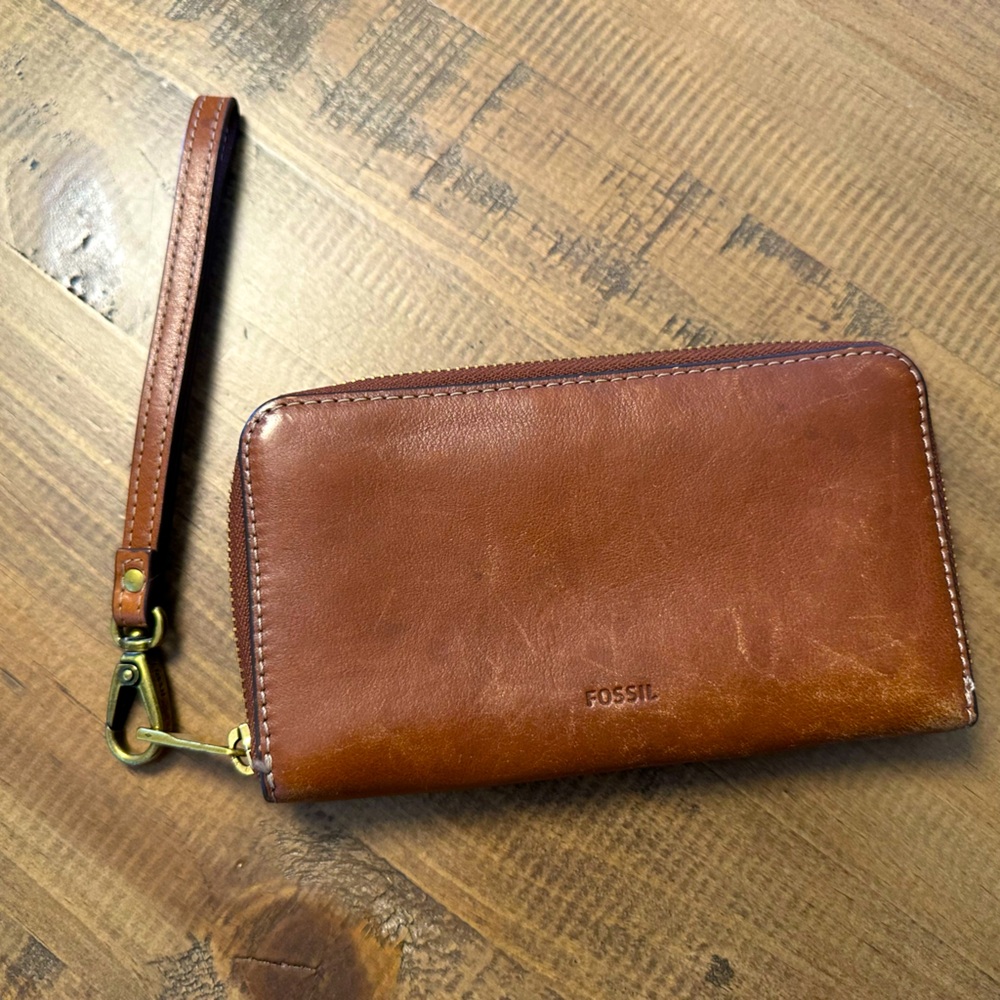 Fossil leather wristlet